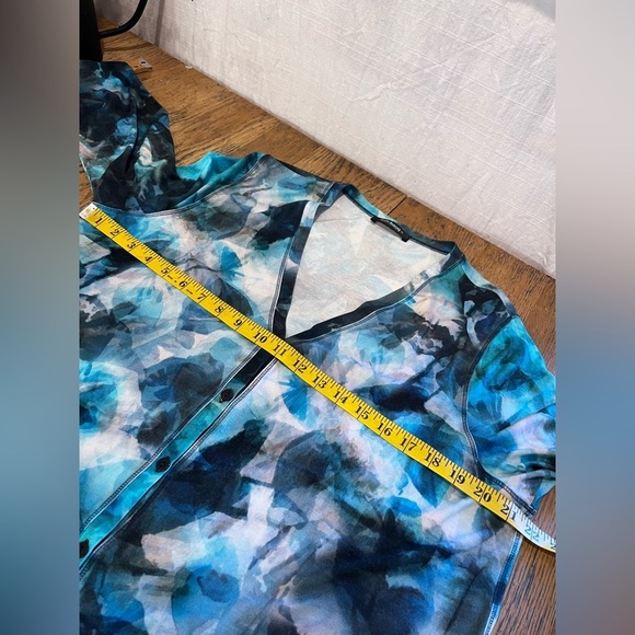 Watercolor Button-Up Cardigan by Gollehaug – Size 46 - Picture 4 of 8